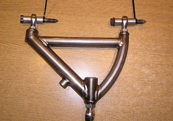 Rover 100 Front Lower Suspension Arms Image 1